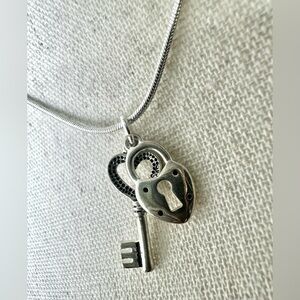 🤍Premier Designs Heart and Key Charm Necklace